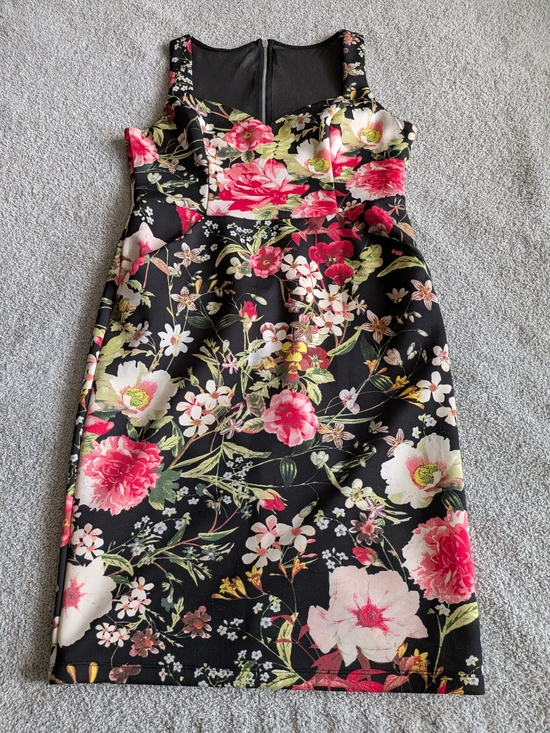 Bisou Bisou Dresses & Skirts - 🌼B2G1🌼 Bisou Bisou Black Mini Dress with Pink & White Floral Print